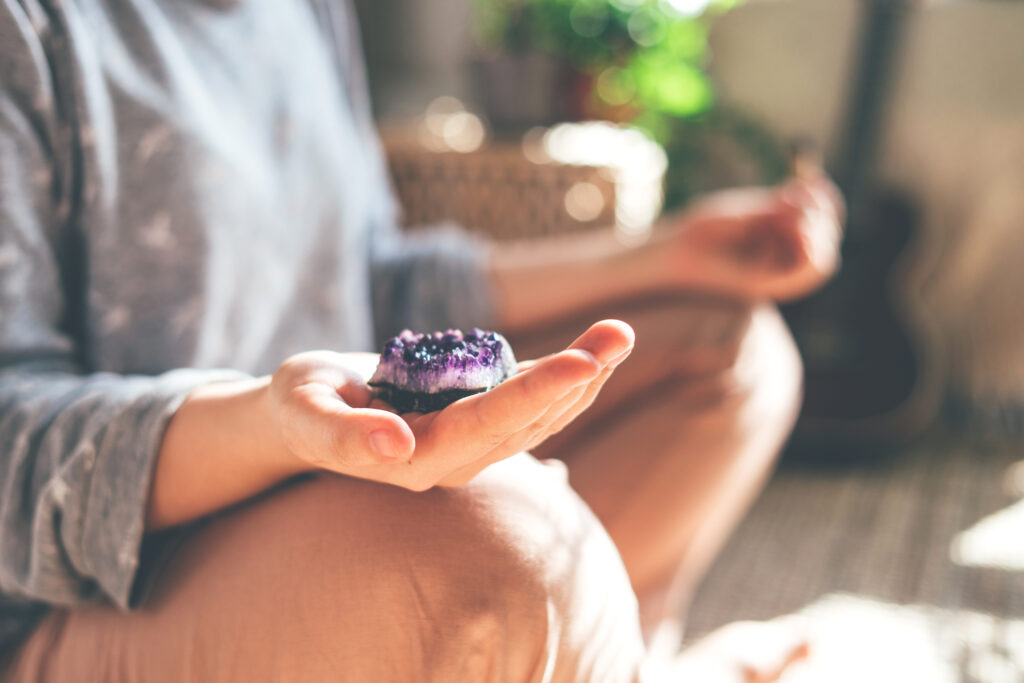 Erfahre mehr über meine Ferreikibehandlungen - Usui Reiki - Kundalini Reiki - Begleitet von Tarot und Kristallen - Energiearbeit