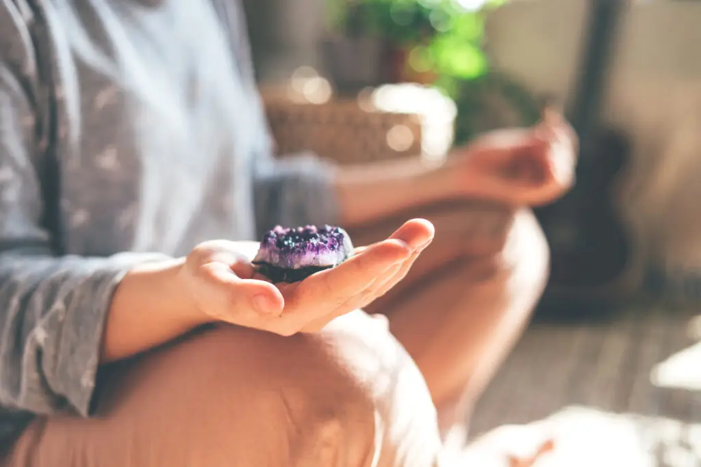 Erfahre mehr über meine Ferreikibehandlungen - Usui Reiki - Kundalini Reiki - Begleitet von Tarot und Kristallen - Energiearbeit